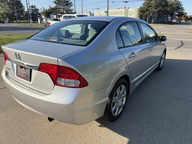 Honda Civic LX Sedan 5-Speed AT 2010