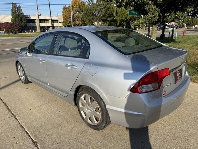 Honda Civic LX Sedan 5-Speed AT 2010