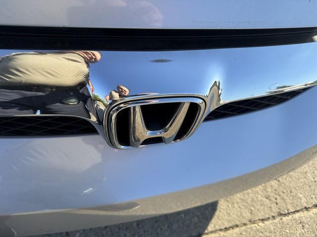 Honda Civic LX Sedan 5-Speed AT 2010