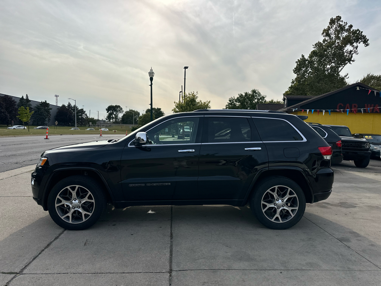 Jeep Grand Cherokee Overland 4x4 2019 Jeep Grand Cherokee Overland 4x4 2019