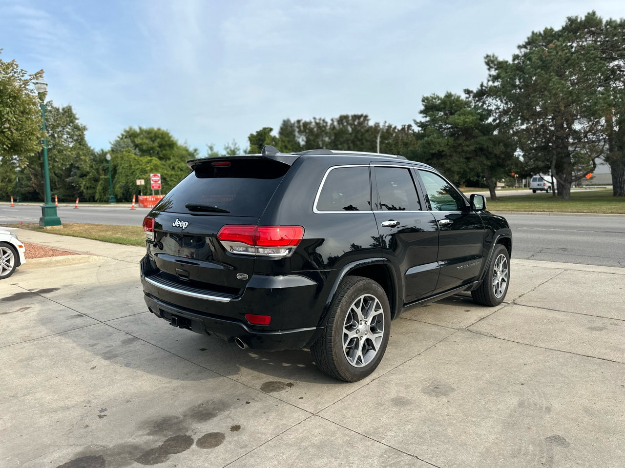 Jeep Grand Cherokee Overland 4x4 2019 Jeep Grand Cherokee Overland 4x4 2019