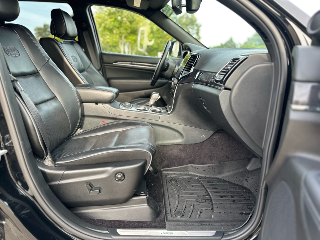 Jeep Grand Cherokee Overland 4x4 2019 Jeep Grand Cherokee Overland 4x4 2019