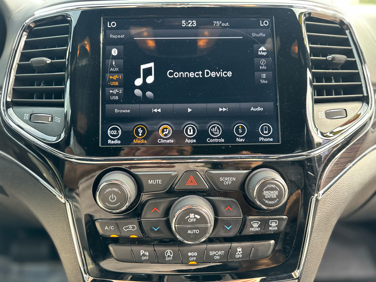 Jeep Grand Cherokee Overland 4x4 2019 Jeep Grand Cherokee Overland 4x4 2019