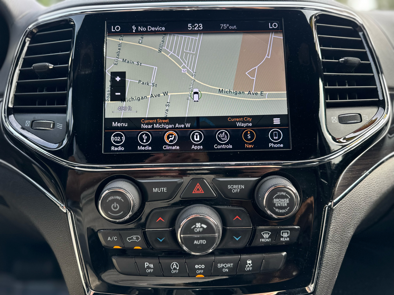 Jeep Grand Cherokee Overland 4x4 2019 Jeep Grand Cherokee Overland 4x4 2019