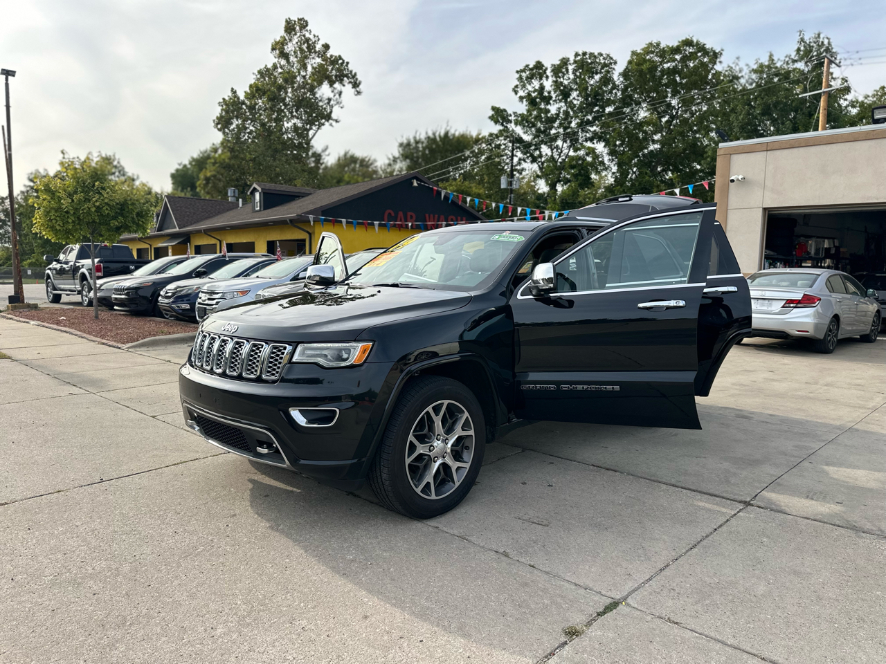 Jeep Grand Cherokee Overland 4x4 2019 Jeep Grand Cherokee Overland 4x4 2019