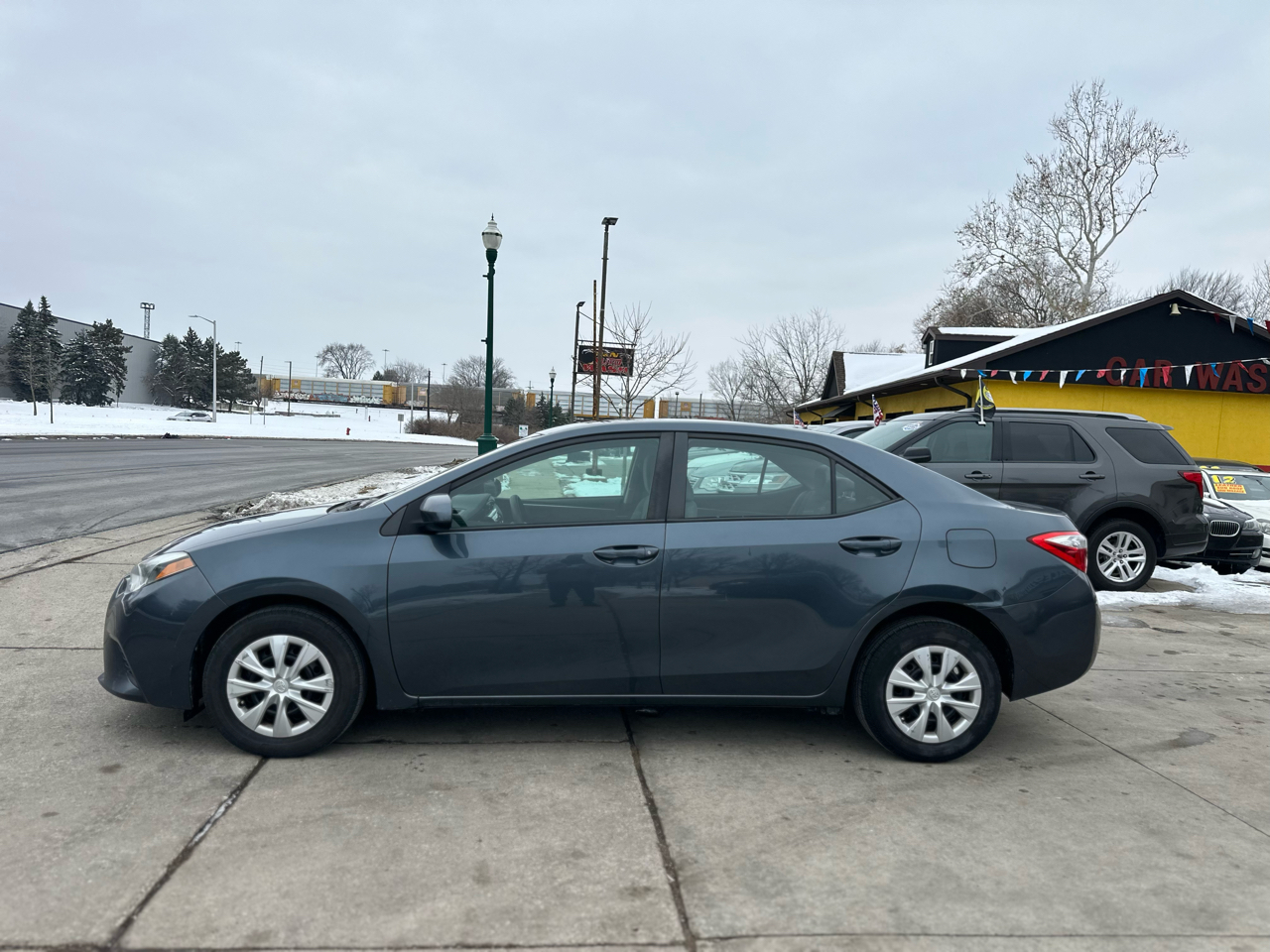 Toyota Corolla 4dr Sdn CVT LE Premium (Natl) 2015