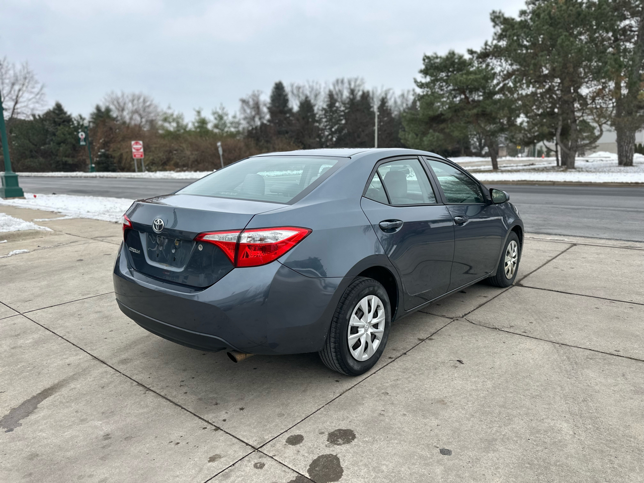 Toyota Corolla 4dr Sdn CVT LE Premium (Natl) 2015