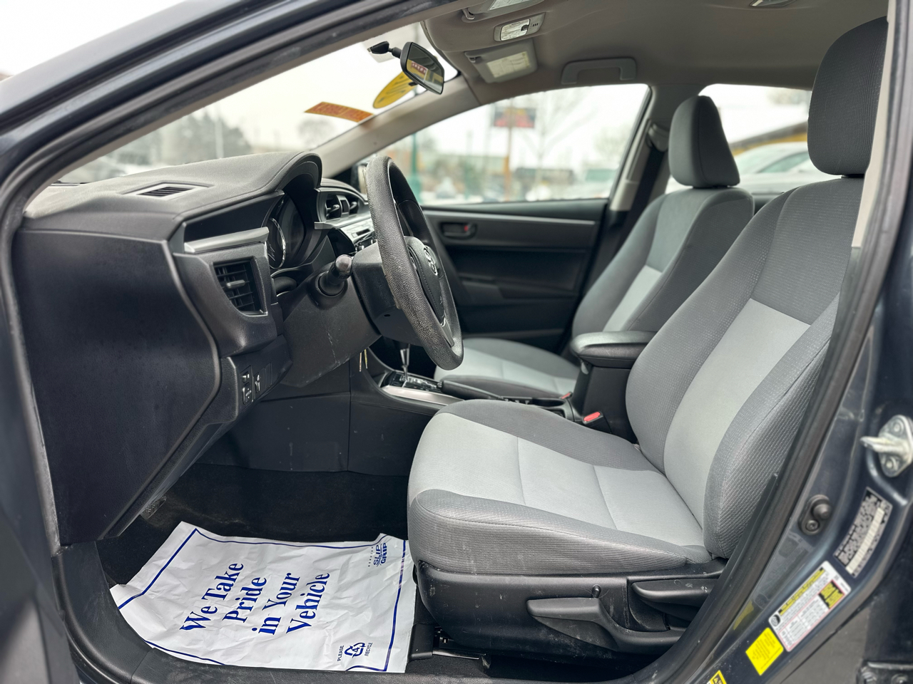 Toyota Corolla 4dr Sdn CVT LE Premium (Natl) 2015