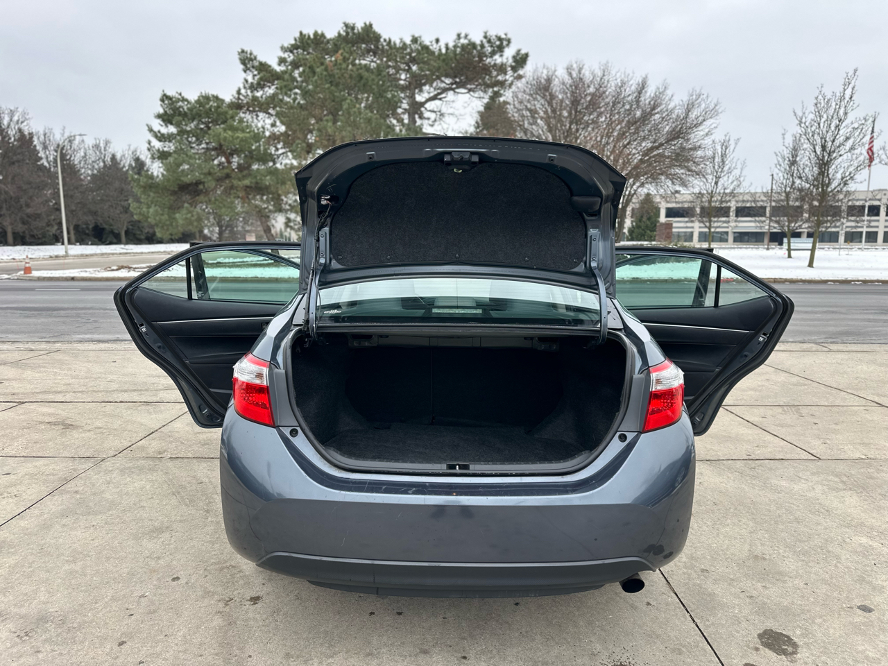 Toyota Corolla 4dr Sdn CVT LE Premium (Natl) 2015