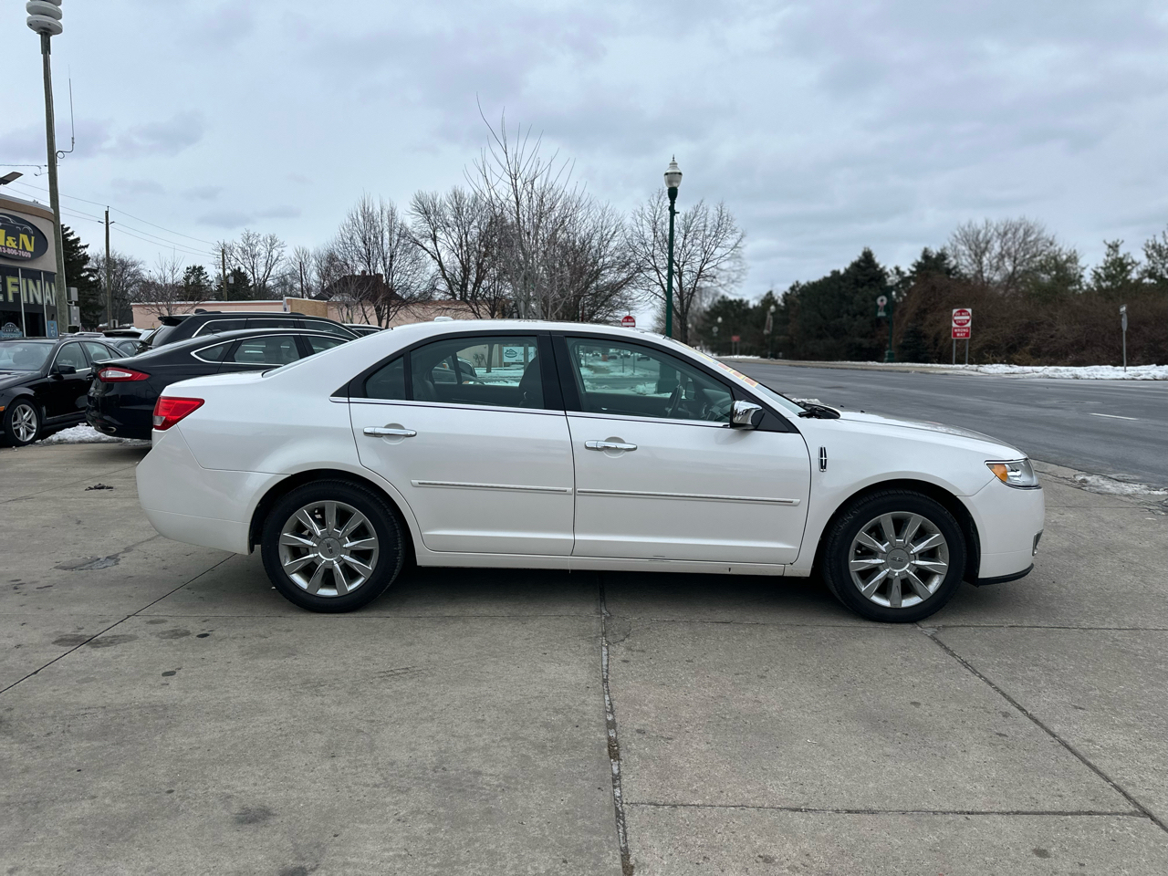 Lincoln MKZ 4dr Sdn FWD 2012