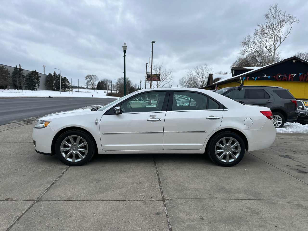 Lincoln MKZ 4dr Sdn FWD 2012