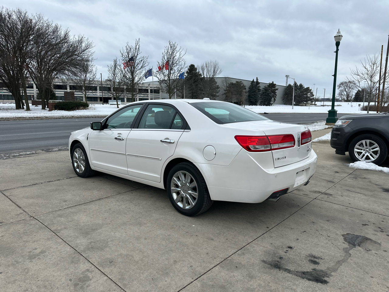 Lincoln MKZ 4dr Sdn FWD 2012