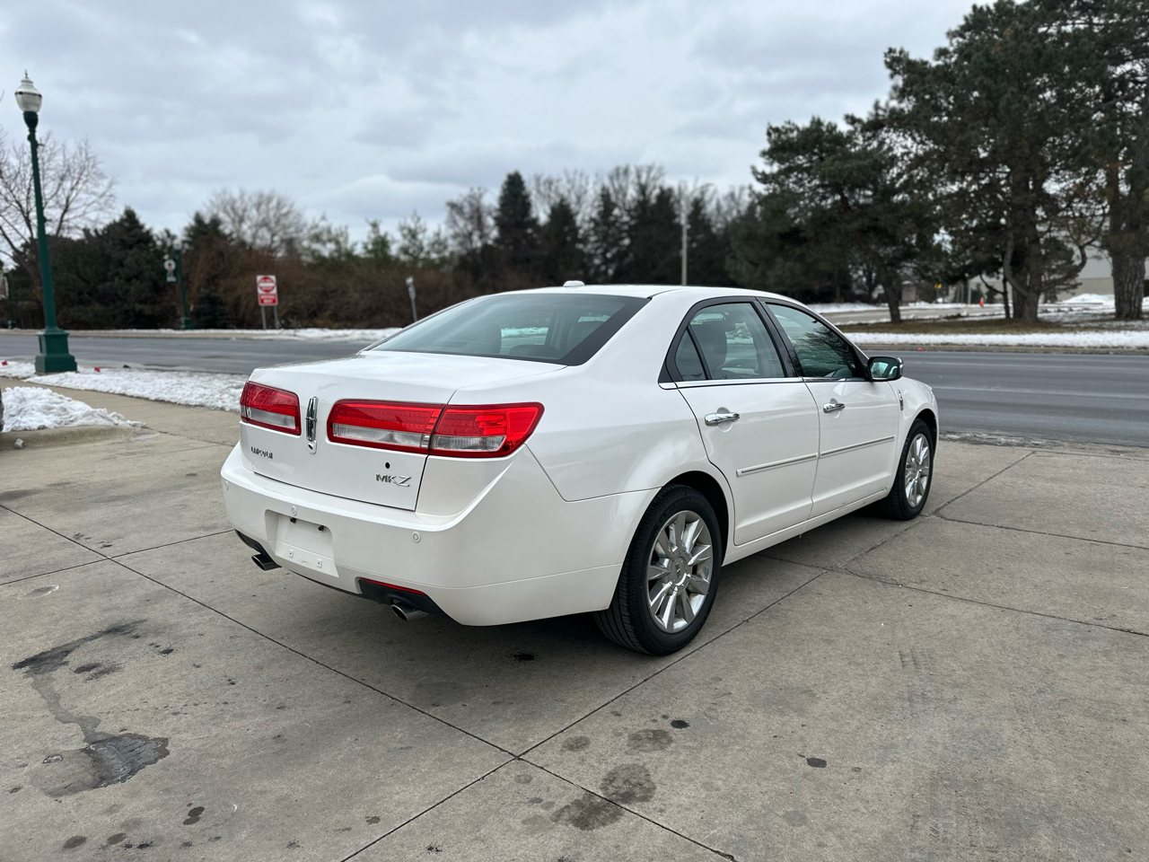 Lincoln MKZ 4dr Sdn FWD 2012