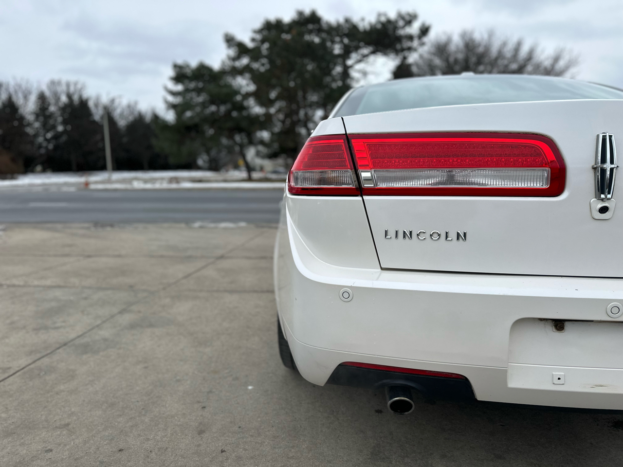 Lincoln MKZ 4dr Sdn FWD 2012