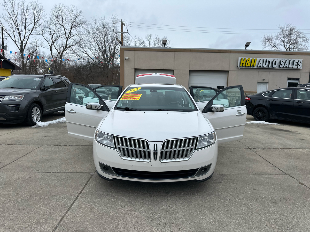 Lincoln MKZ 4dr Sdn FWD 2012