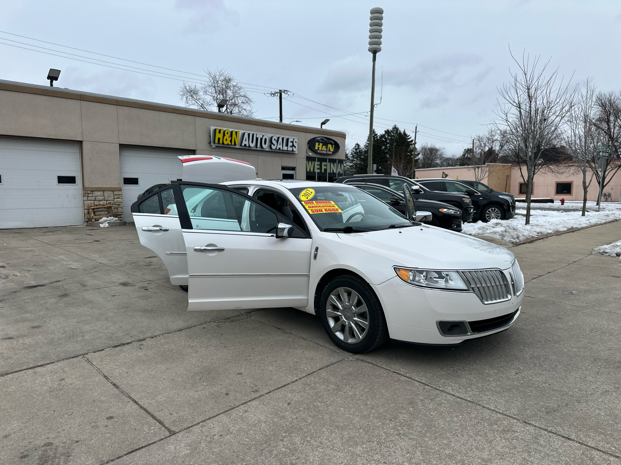 Lincoln MKZ 4dr Sdn FWD 2012