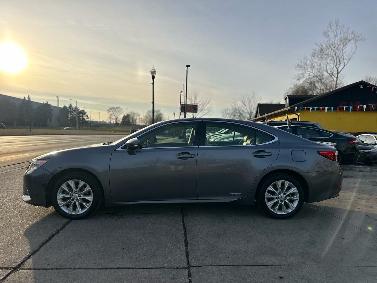 Lexus ES 300h 4dr Sdn Hybrid 2014