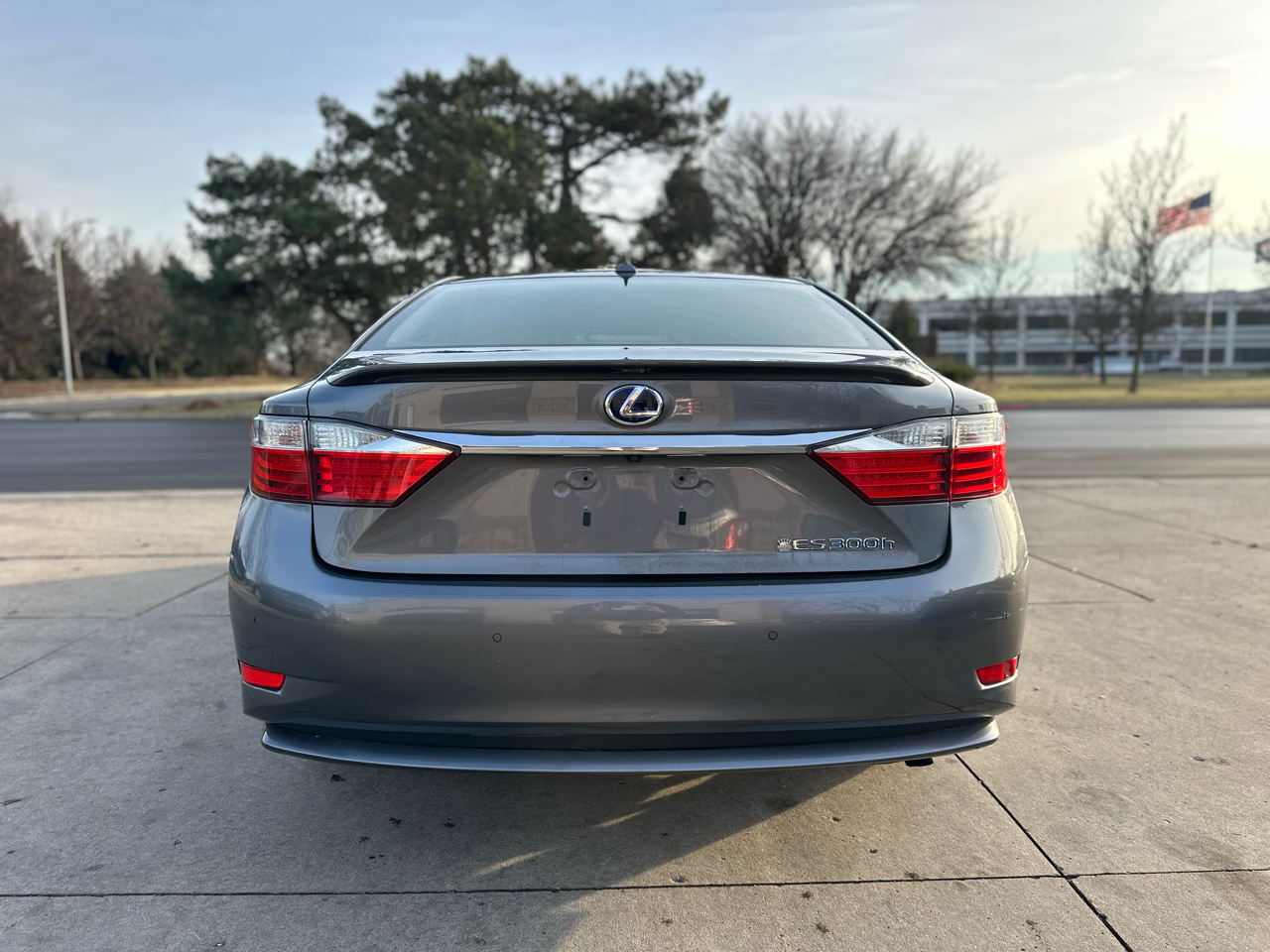 Lexus ES 300h 4dr Sdn Hybrid 2014
