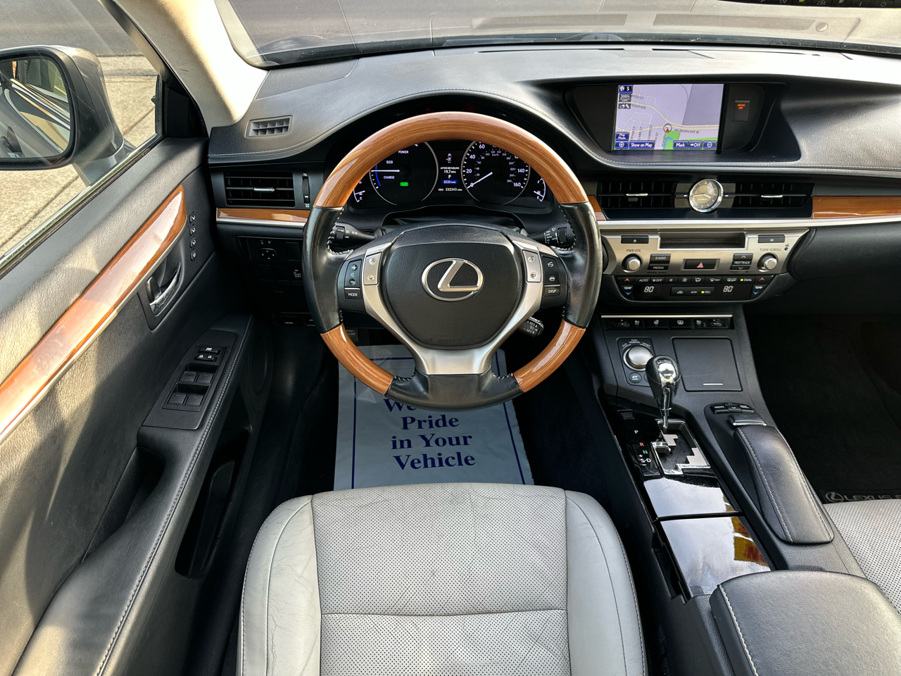 Lexus ES 300h 4dr Sdn Hybrid 2014