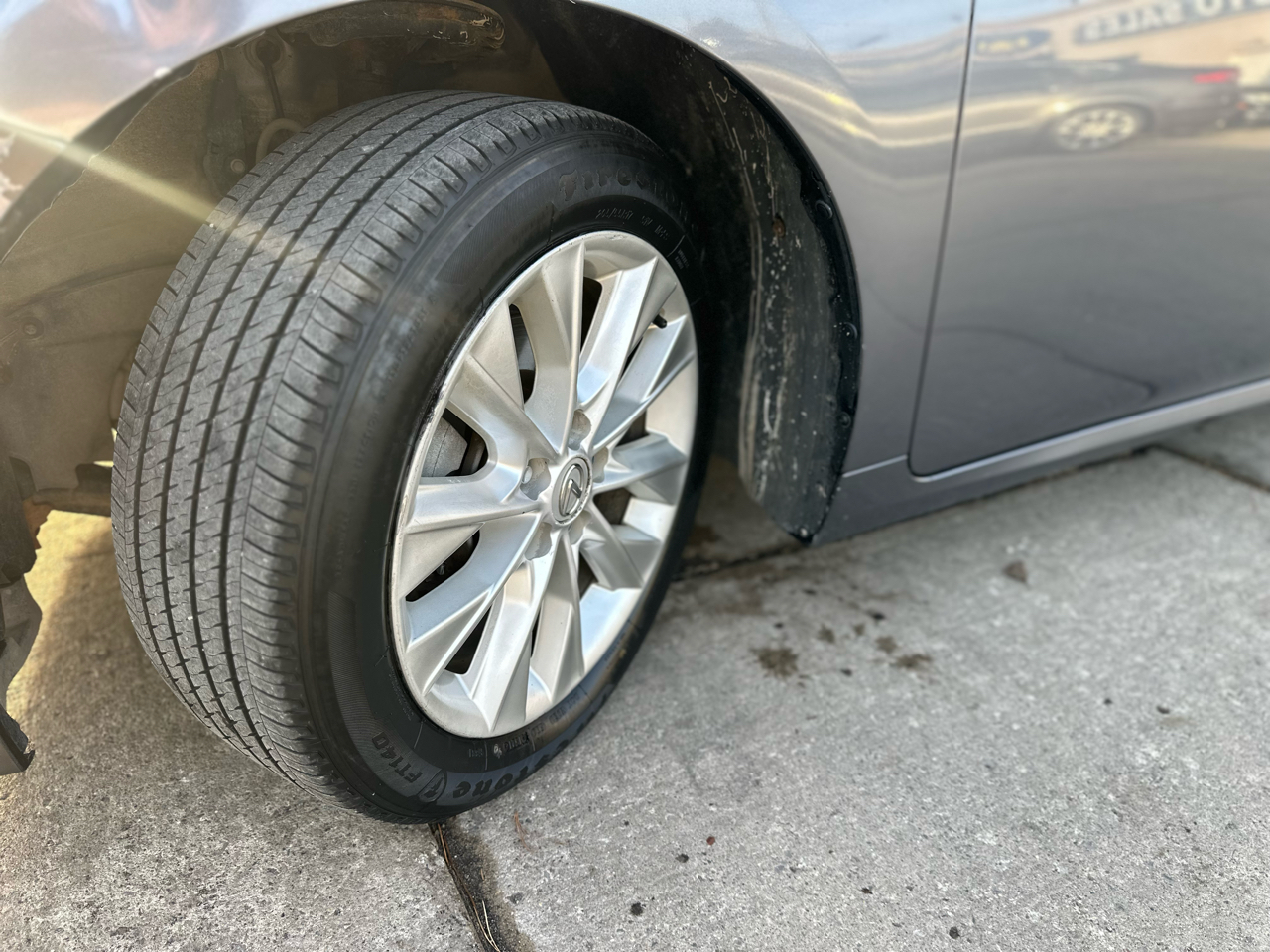 Lexus ES 300h 4dr Sdn Hybrid 2014