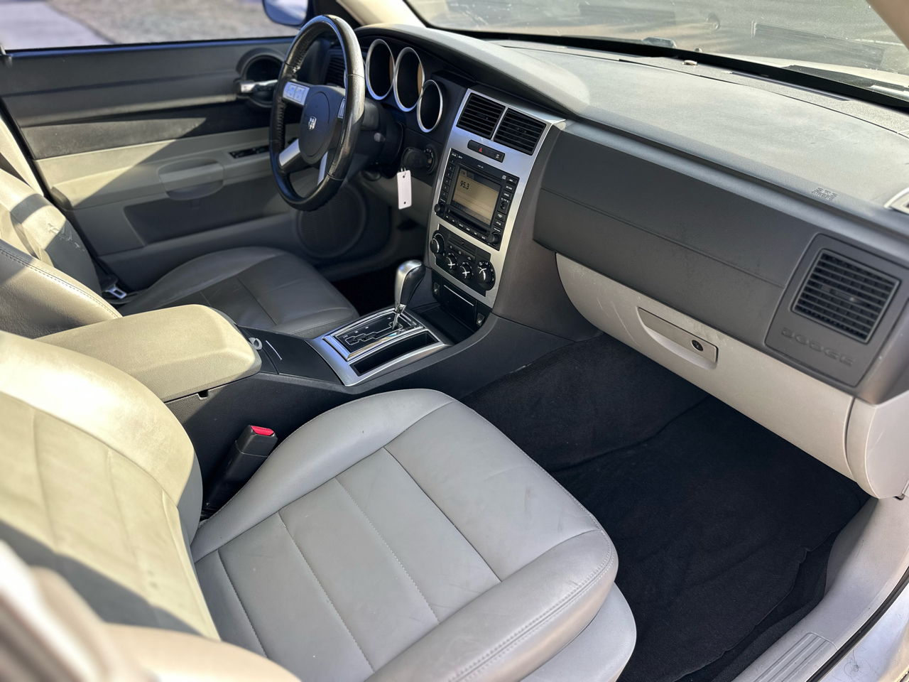 Dodge Charger 4dr Sdn R/T RWD 2006