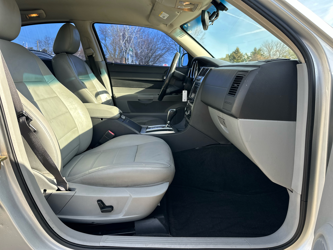 Dodge Charger 4dr Sdn R/T RWD 2006