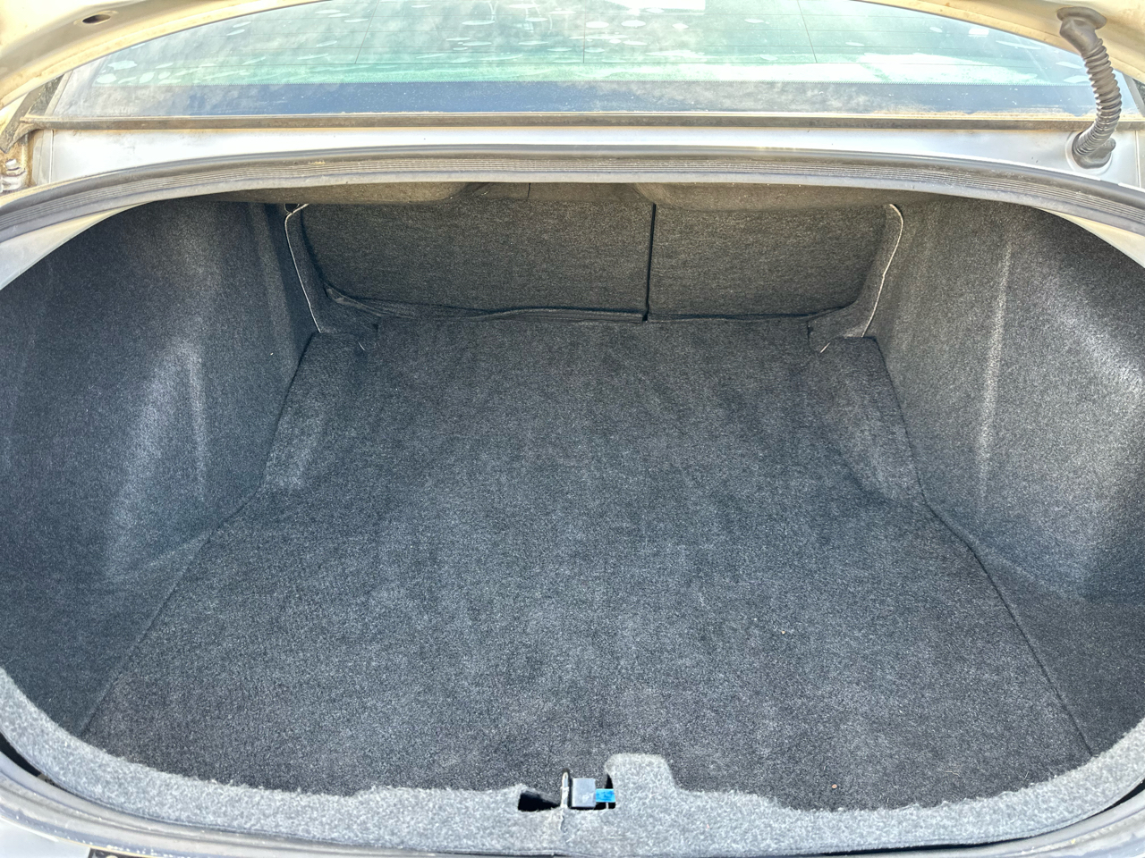 Dodge Charger 4dr Sdn R/T RWD 2006