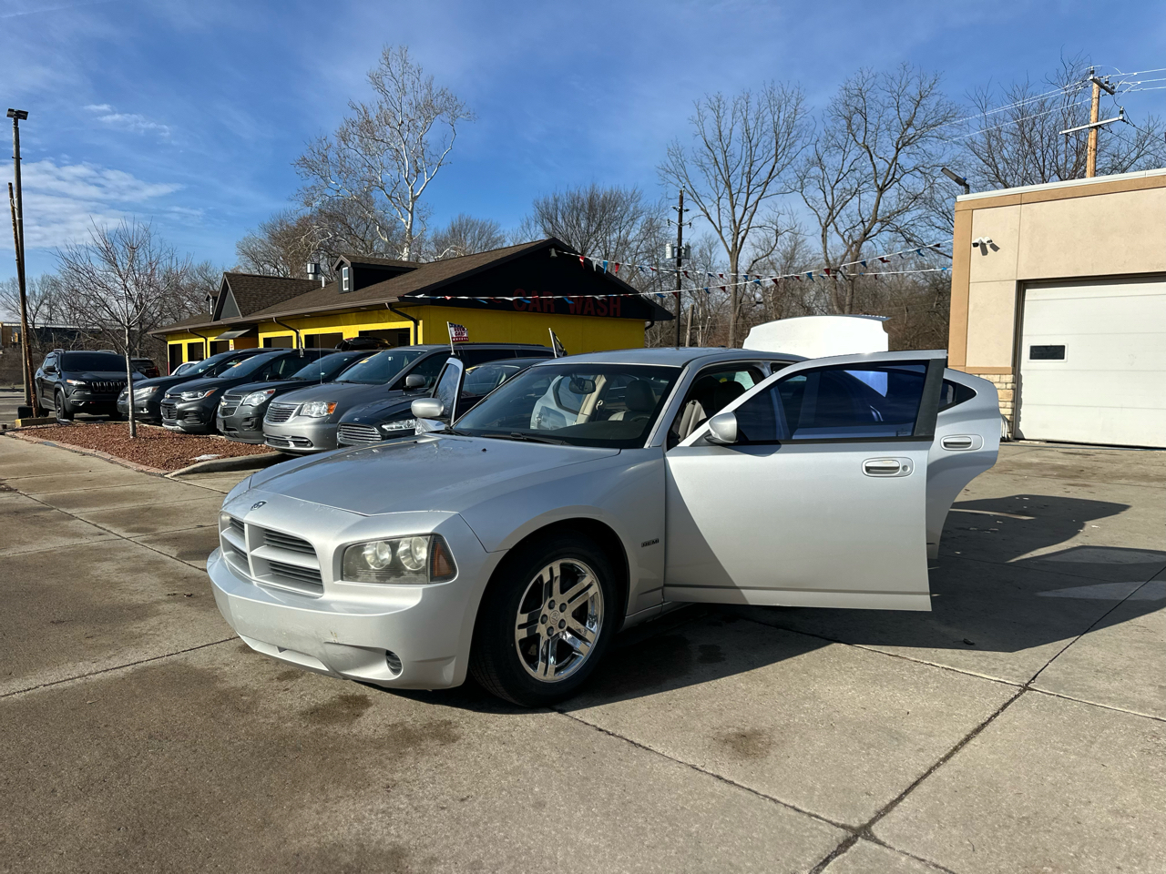 Dodge Charger 4dr Sdn R/T RWD 2006
