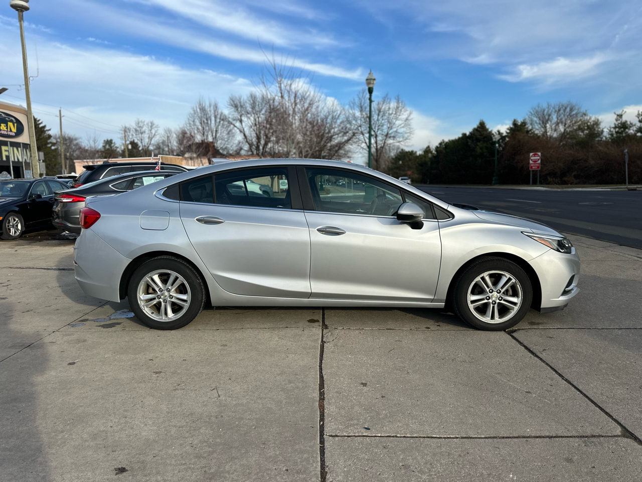 Chevrolet Cruze 4dr Sdn 1.4L LT w/1SD 2017