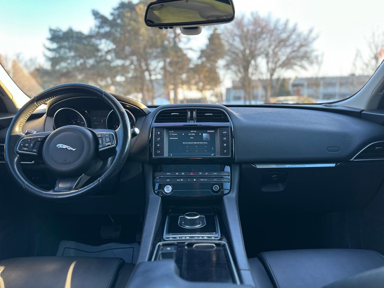 Jaguar F-Pace 25t Premium AWD 2018