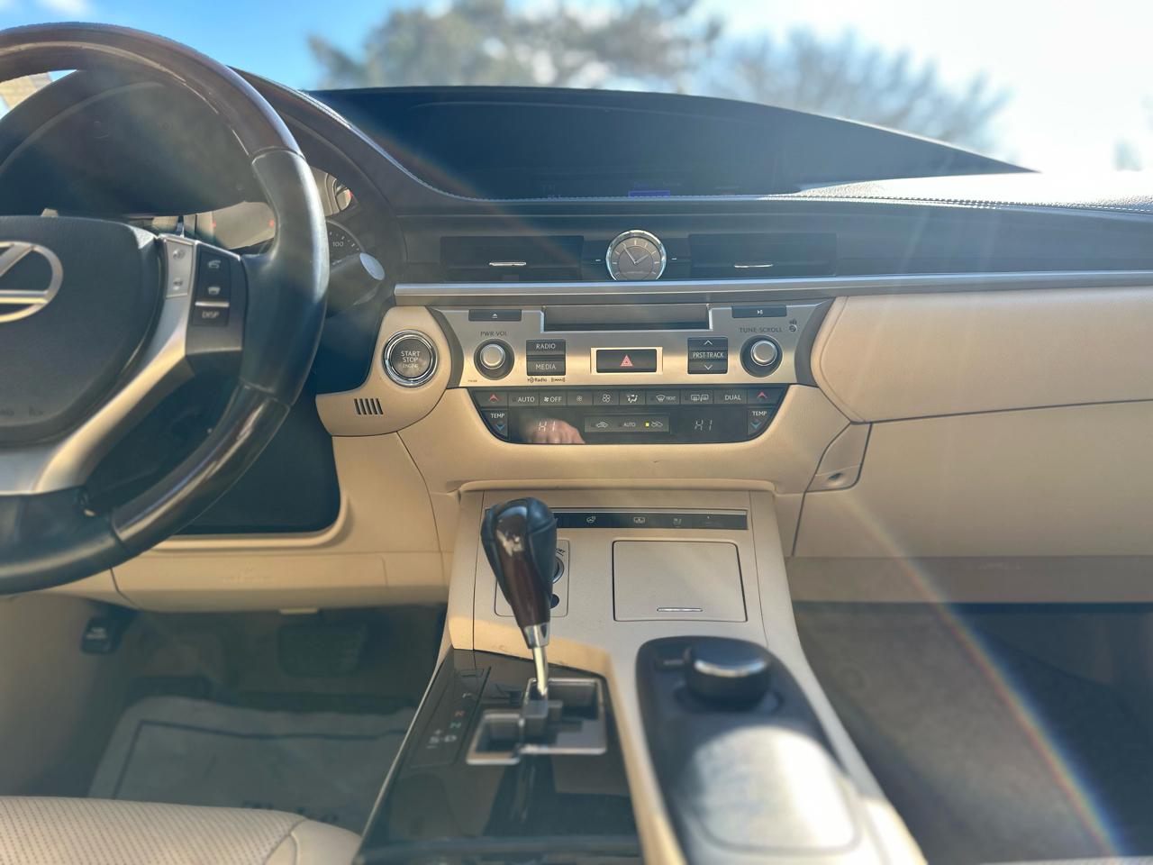 Lexus ES 350 4dr Sdn 2013