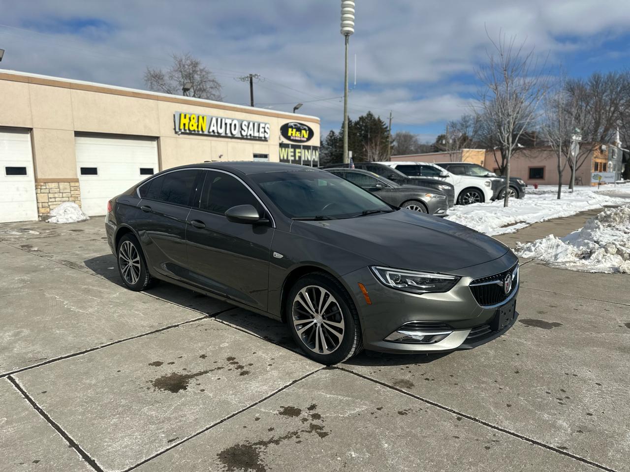 Buick Regal Sportback 4dr Sdn Essence FWD 2018
