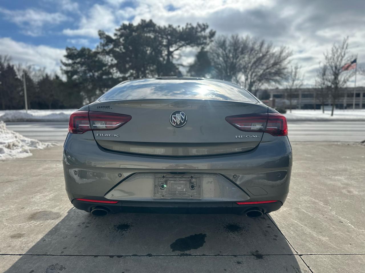 Buick Regal Sportback 4dr Sdn Essence FWD 2018