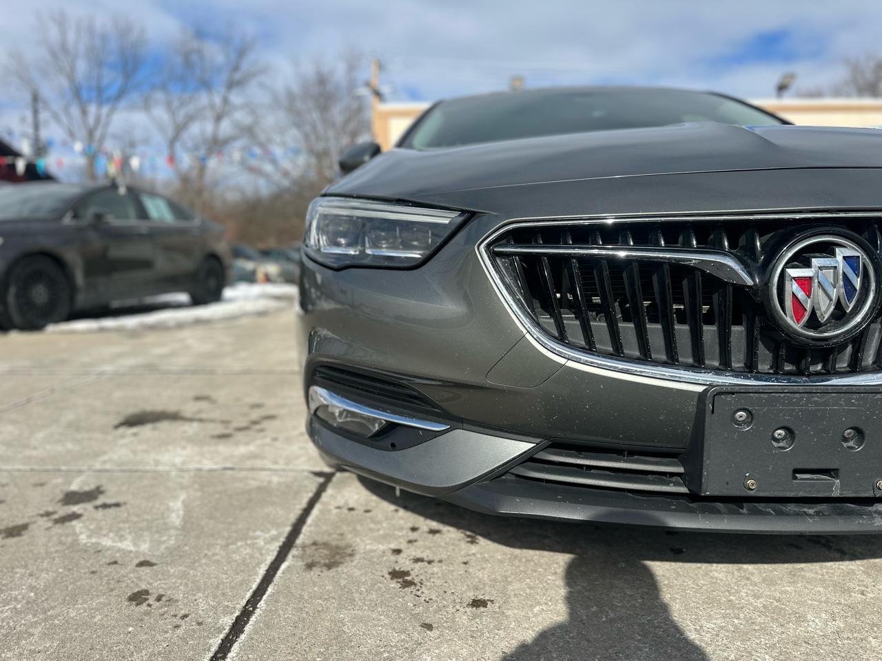 Buick Regal Sportback 4dr Sdn Essence FWD 2018