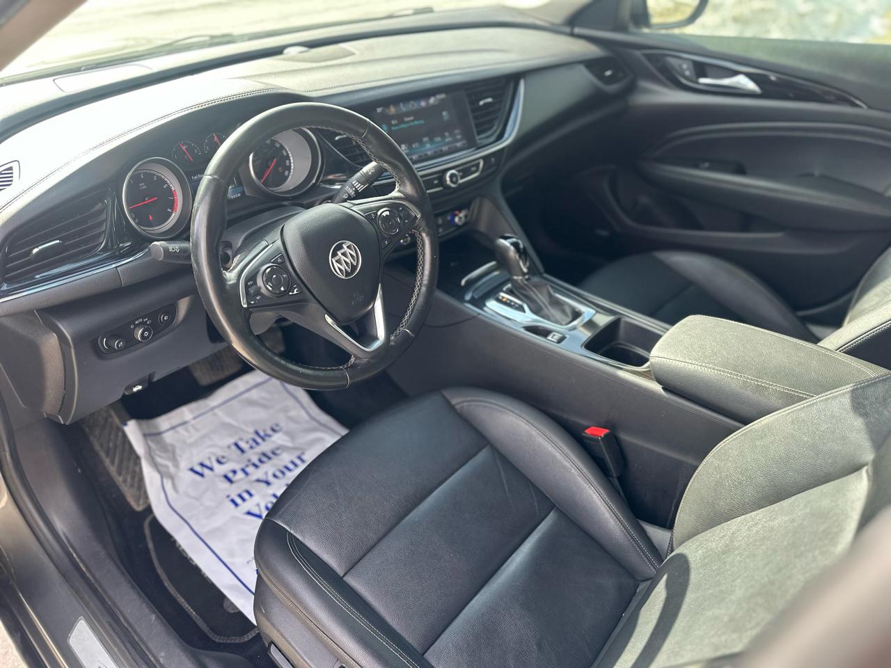 Buick Regal Sportback 4dr Sdn Essence FWD 2018