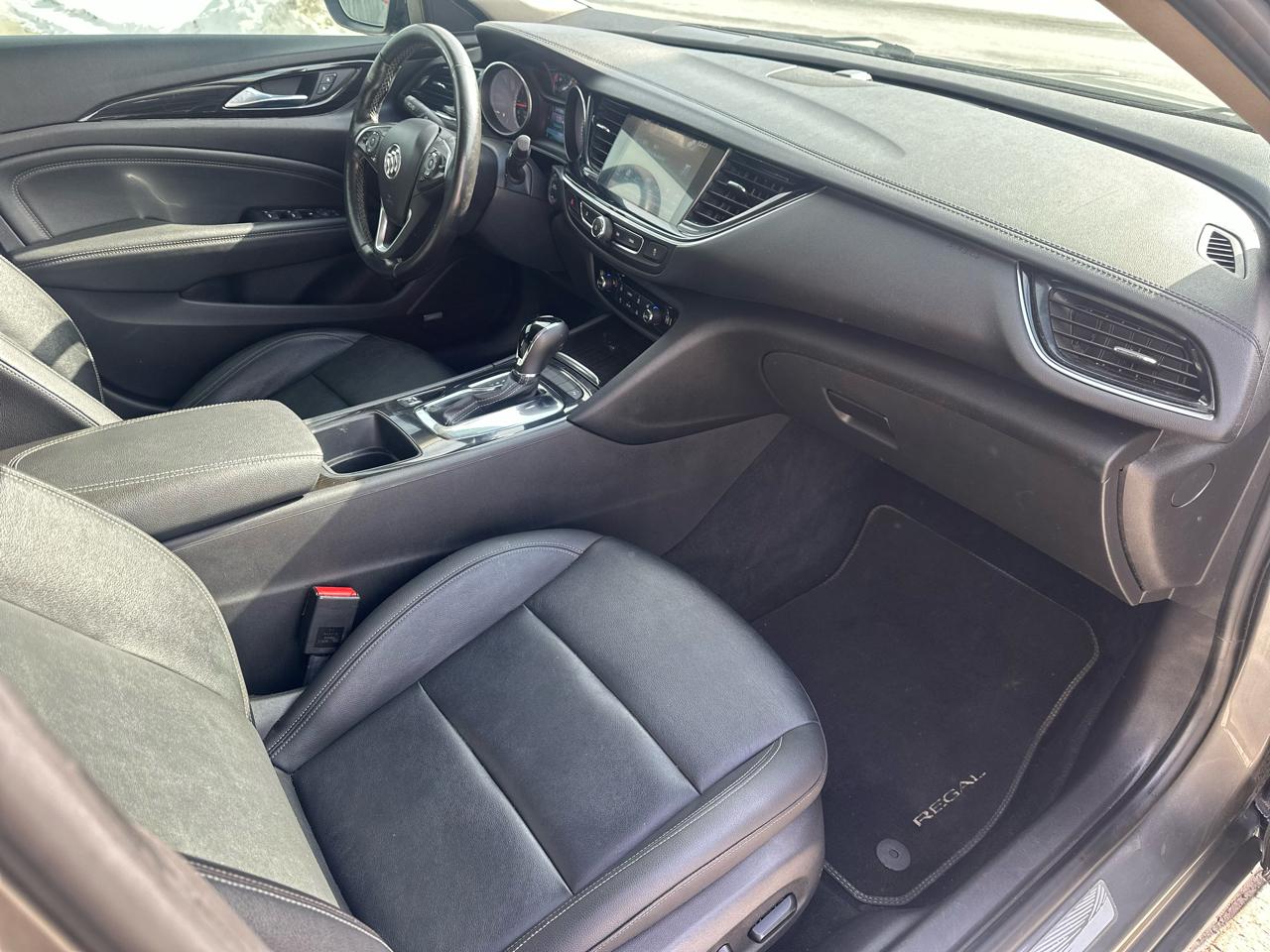 Buick Regal Sportback 4dr Sdn Essence FWD 2018