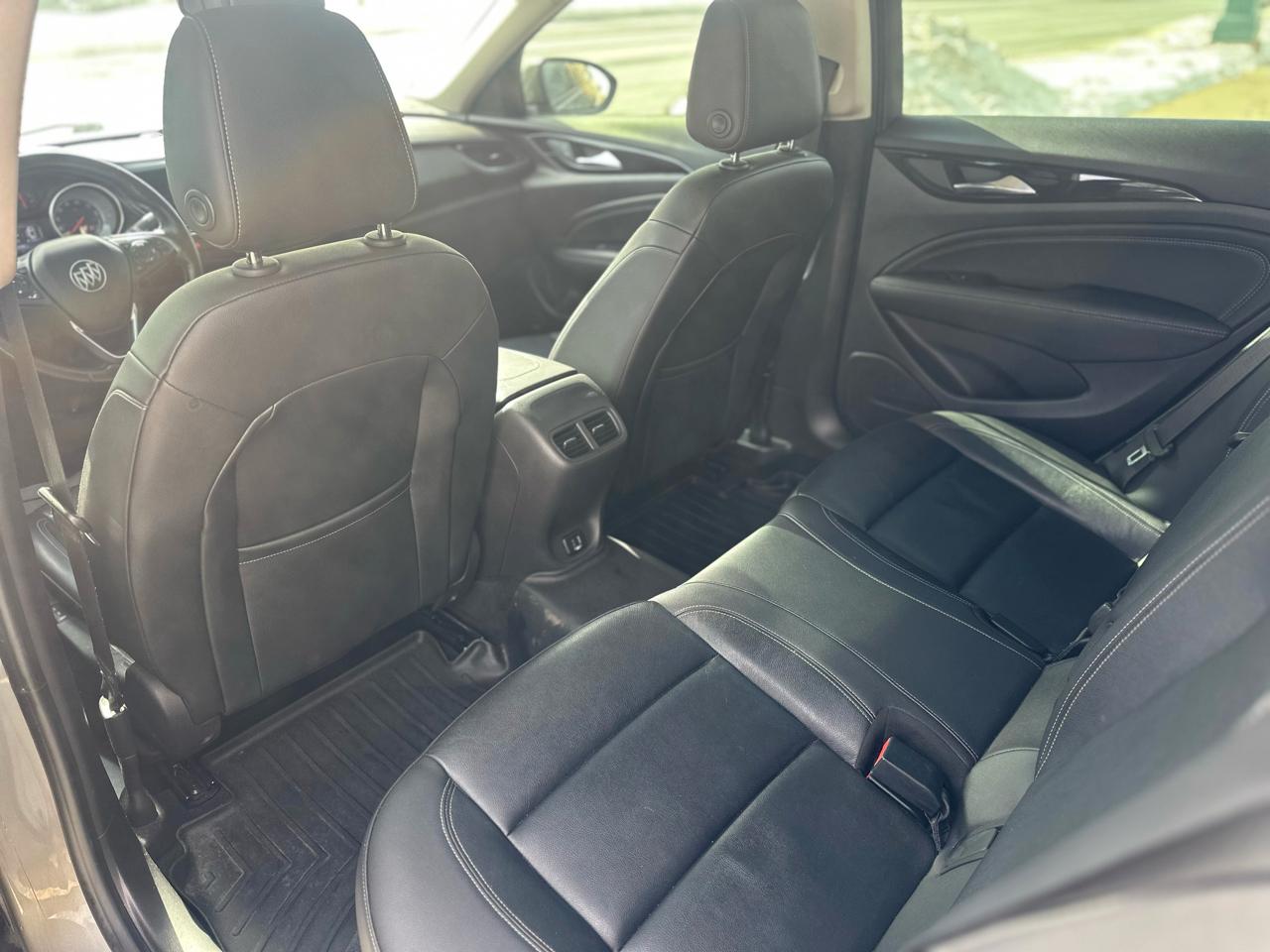 Buick Regal Sportback 4dr Sdn Essence FWD 2018