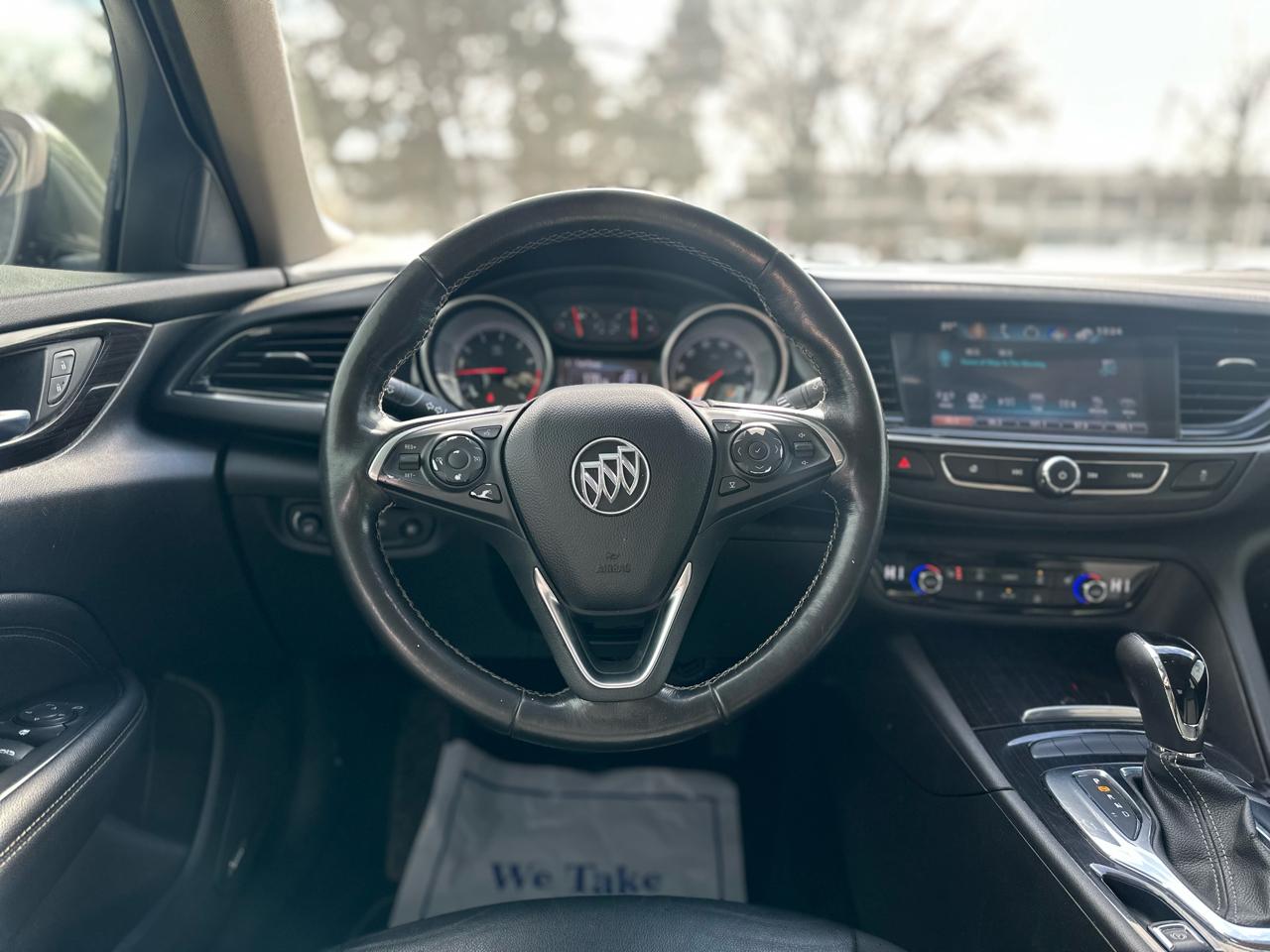 Buick Regal Sportback 4dr Sdn Essence FWD 2018