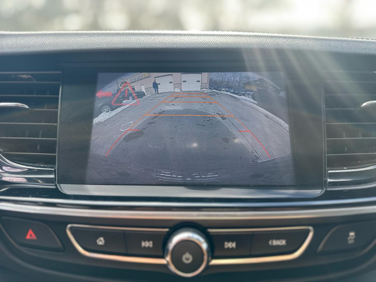 Buick Regal Sportback 4dr Sdn Essence FWD 2018