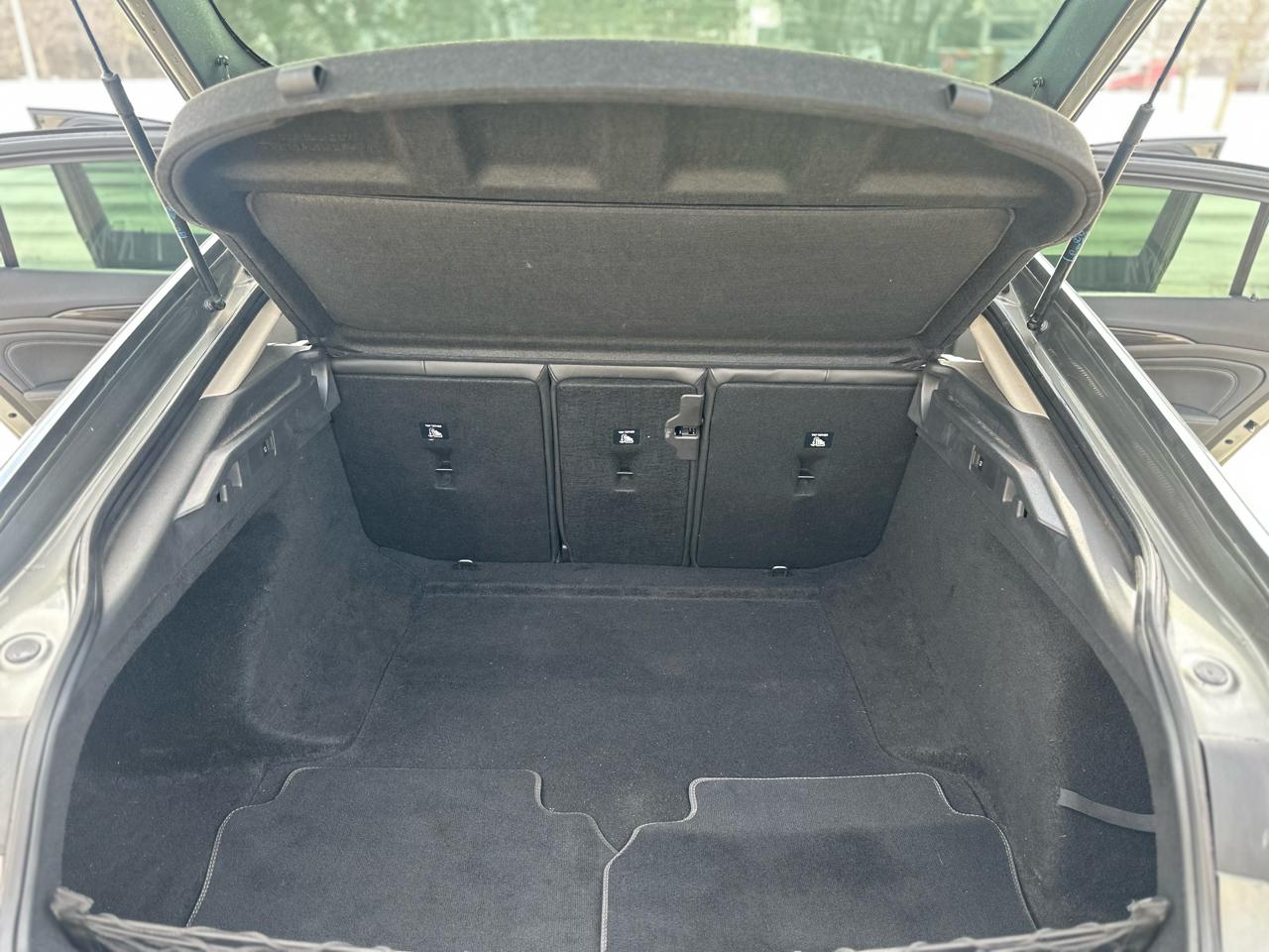 Buick Regal Sportback 4dr Sdn Essence FWD 2018