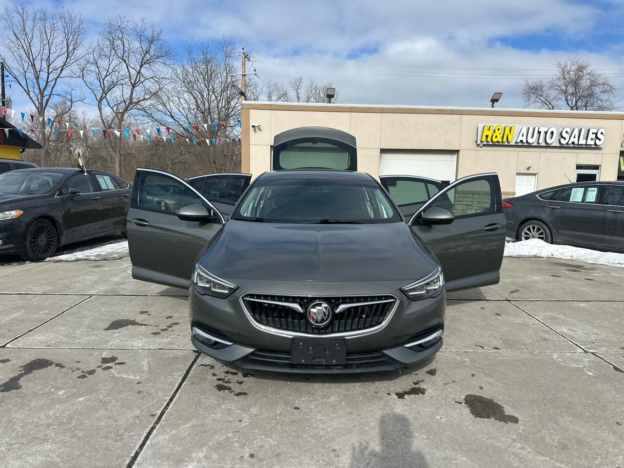 Buick Regal Sportback 4dr Sdn Essence FWD 2018