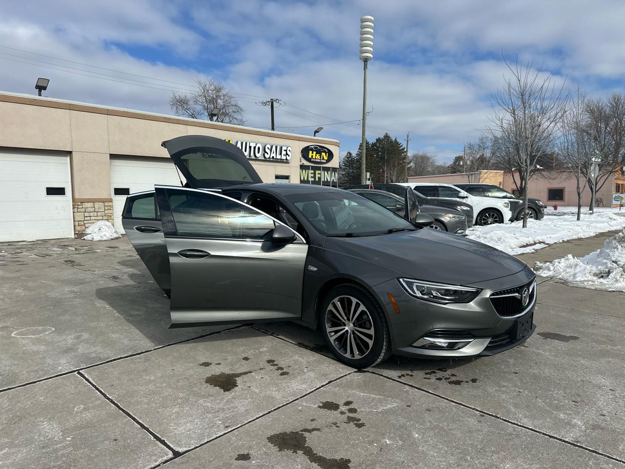 Buick Regal Sportback 4dr Sdn Essence FWD 2018