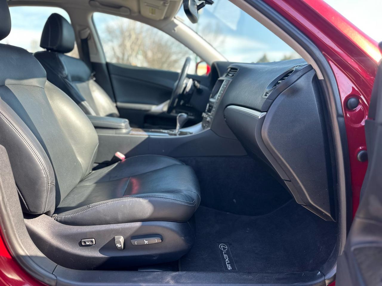 Lexus IS 250 4dr Sport Sdn Auto AWD 2011