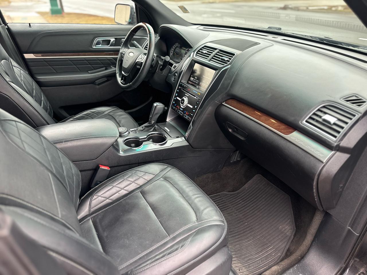 Ford Explorer 4WD 4dr Platinum 2016