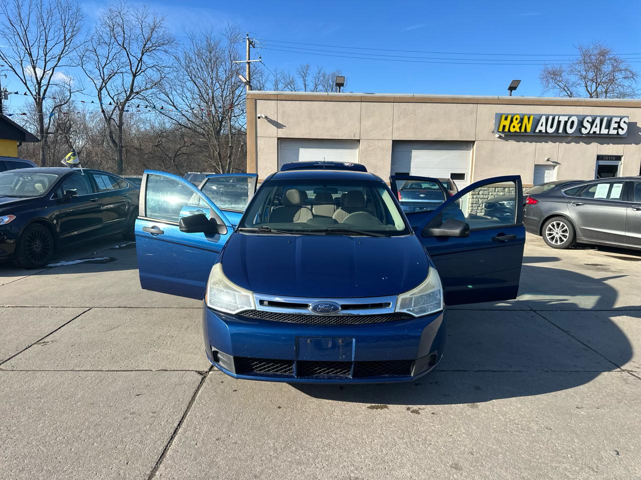 Ford Focus 4dr Sdn SE 2009