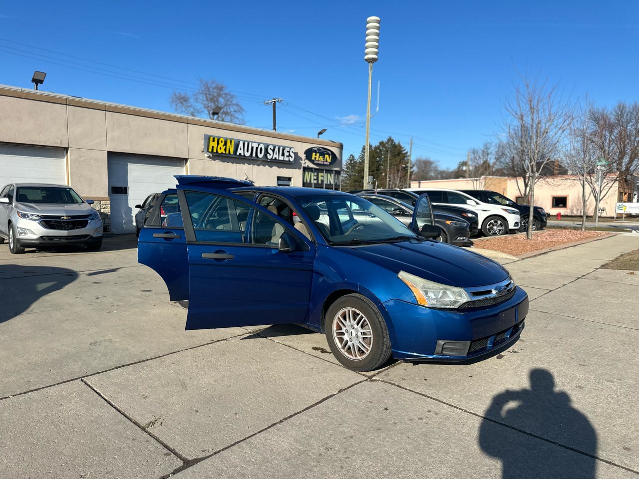 Ford Focus 4dr Sdn SE 2009