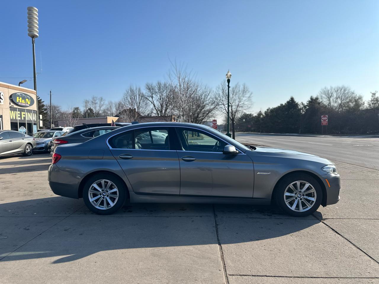BMW 5 Series 4dr Sdn 528i xDrive AWD 2016