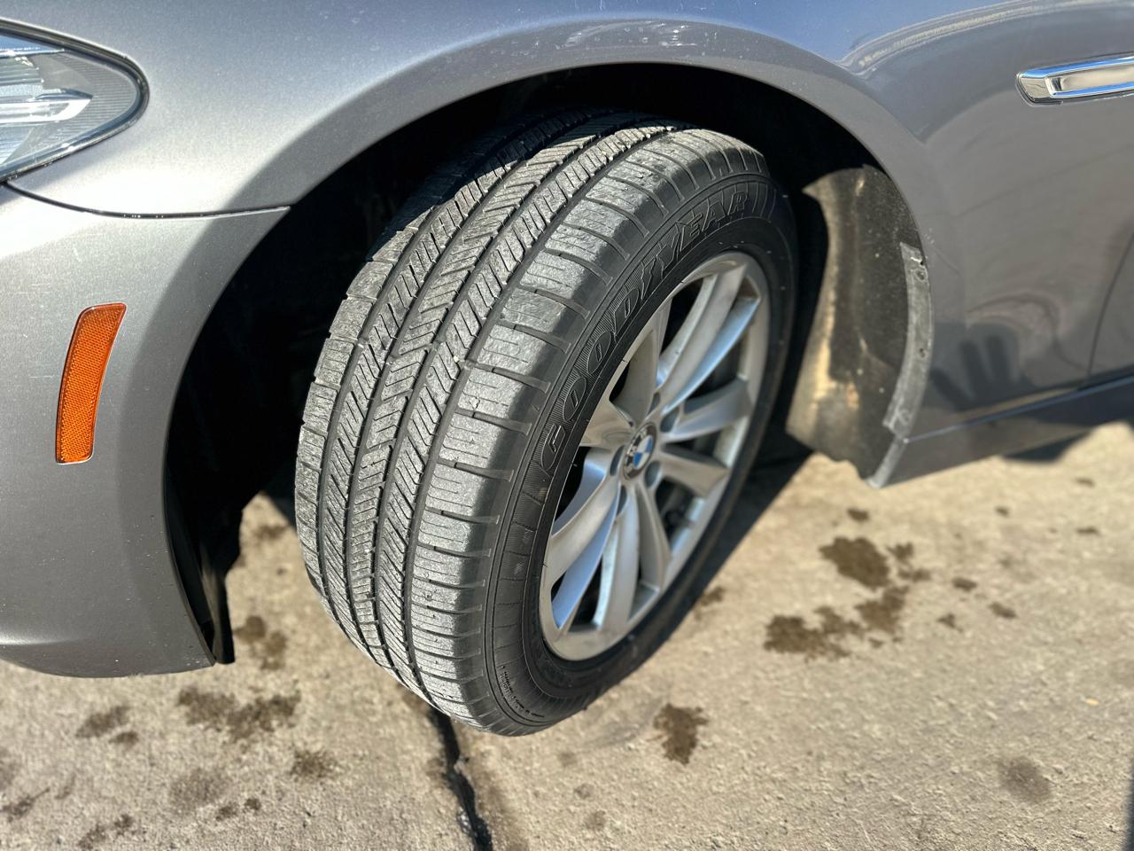 BMW 5 Series 4dr Sdn 528i xDrive AWD 2016