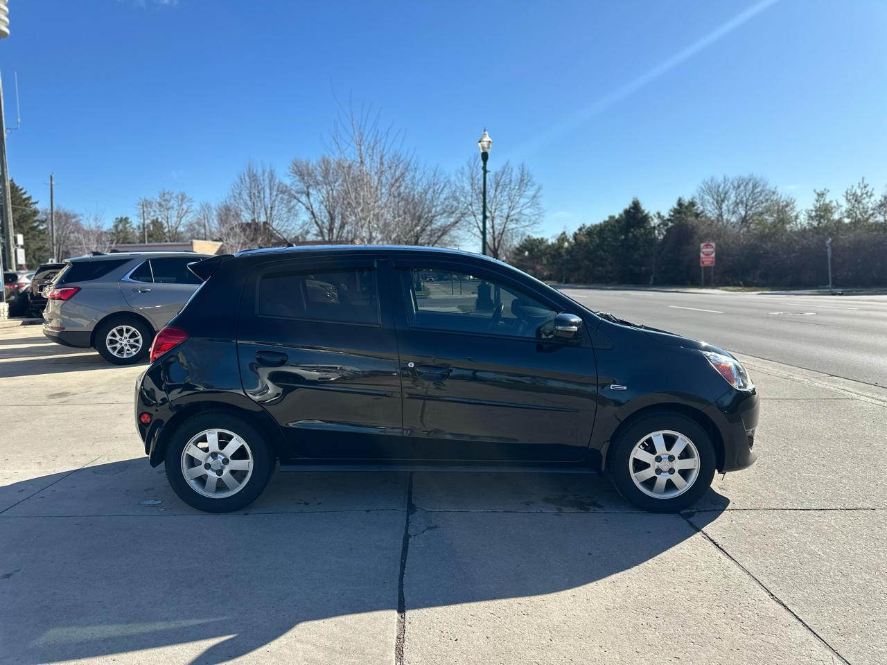 Mitsubishi Mirage 4dr HB Man ES 2015