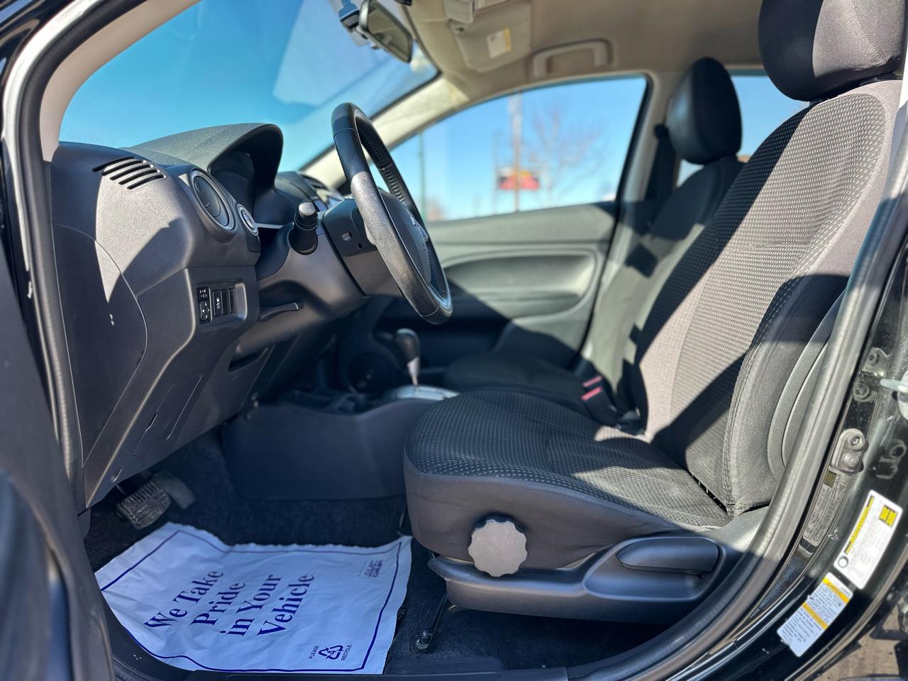 Mitsubishi Mirage 4dr HB Man ES 2015